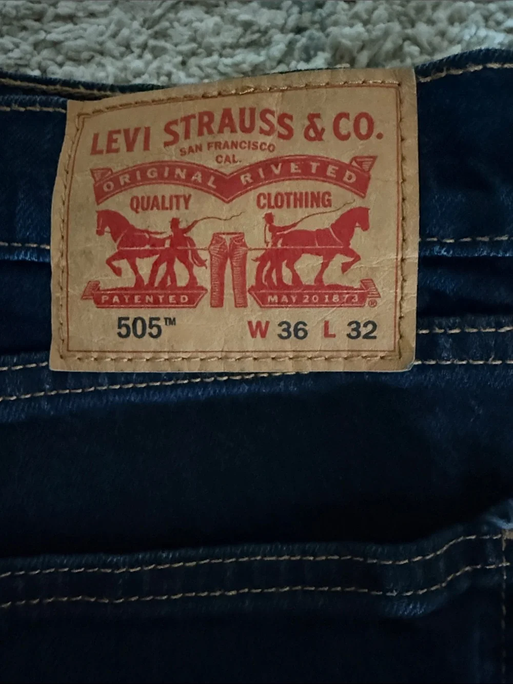 505 Levi's Men’s Dark Indigo Straight Leg Jeans SZ 36 W 32 L - Picture 3 of 11